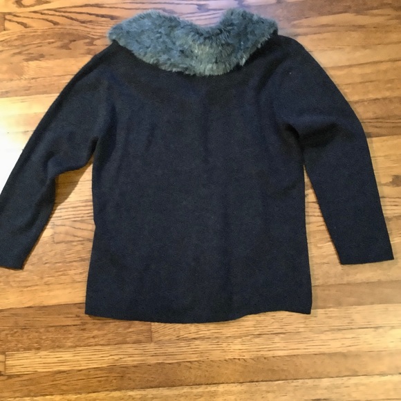 Faux fur collar wool sweater top - Picture 2 of 4